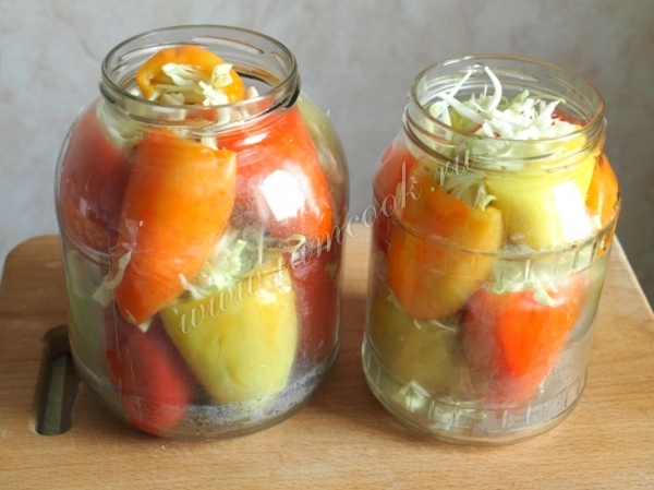 Перец с капустой в банках