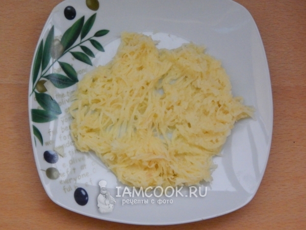 Натереть картофель