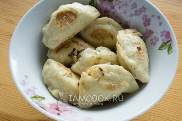 Золотистые вареники с капустой