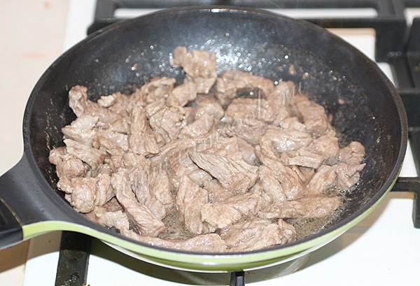 Мясо жареное на сковороде
