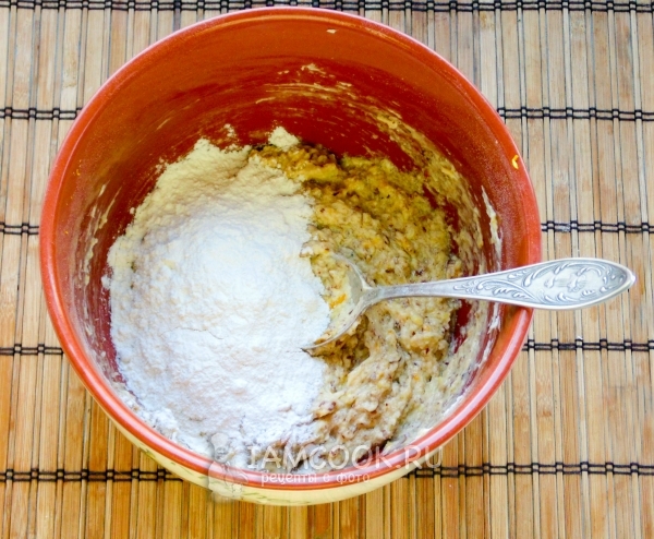 Всыпать муку