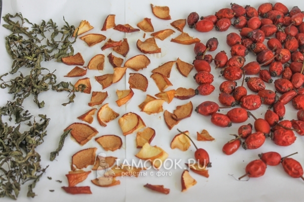 Высушить ингредиенты для чая в духовке