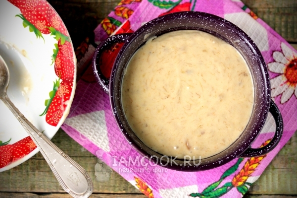 Перелить тесто в форму