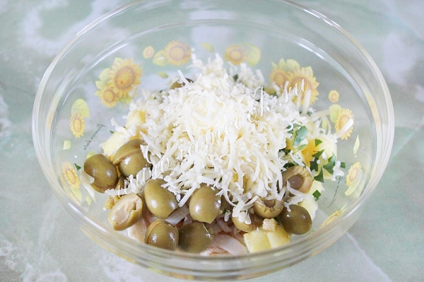 готовим салат из кальмаров и ананасов