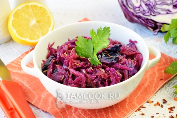 Фото тушеной краснокочанной капусты по-чешски