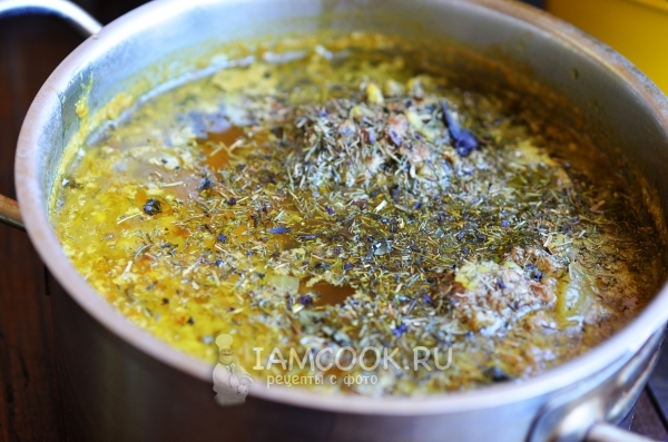 Всыпать специи в суп