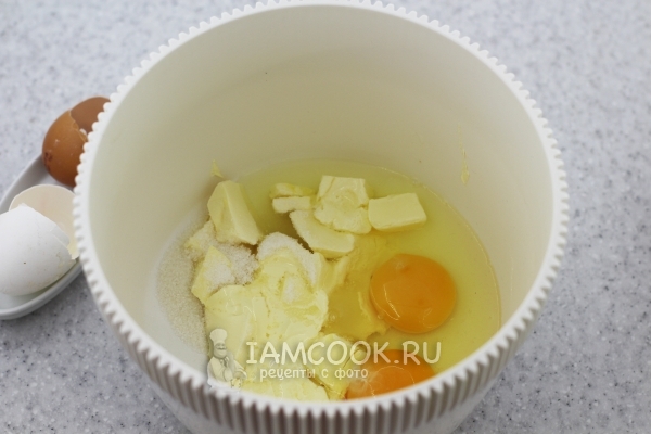 Масло, яйцо и сахар