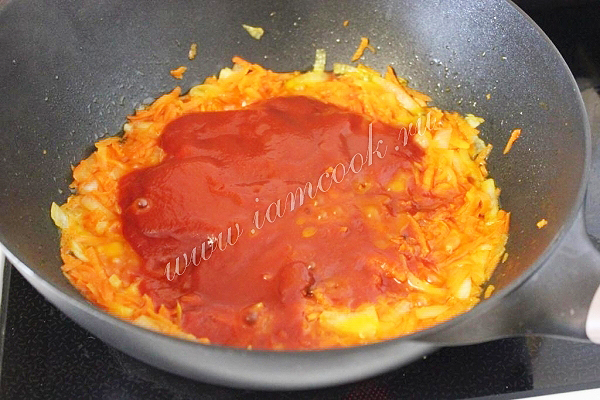 Добавили томатную пасту