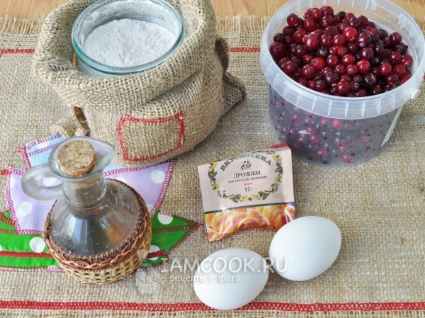 Ингредиенты для плетёнок с клюквой