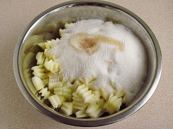 Дыня с сахаром и коньяком