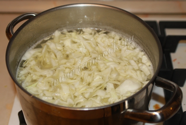 Капуста в кастрюле