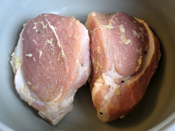 Запечь свинину в духовке