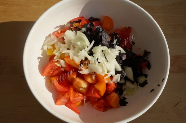 Добавить репчатый лук