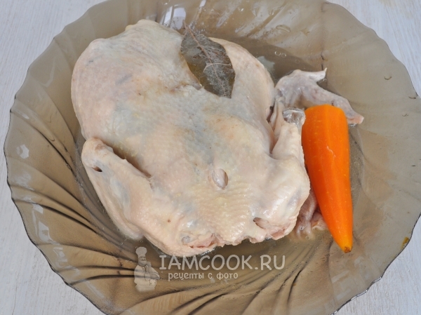 Выложить овощи и мясо