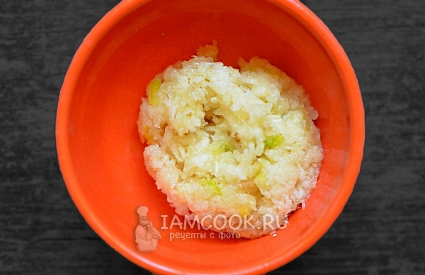 Измельчить чеснок