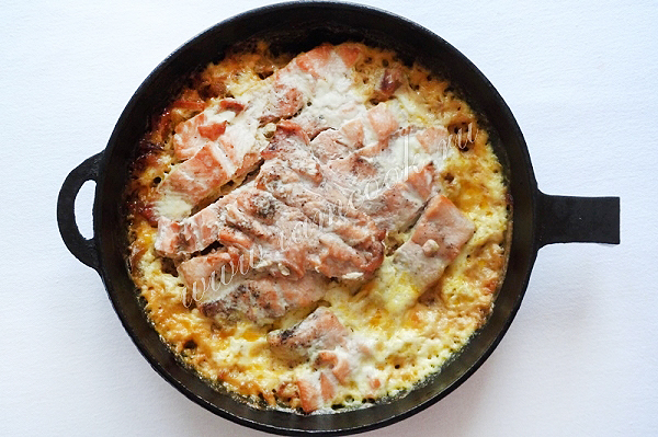 Запекание горбуши с овощами