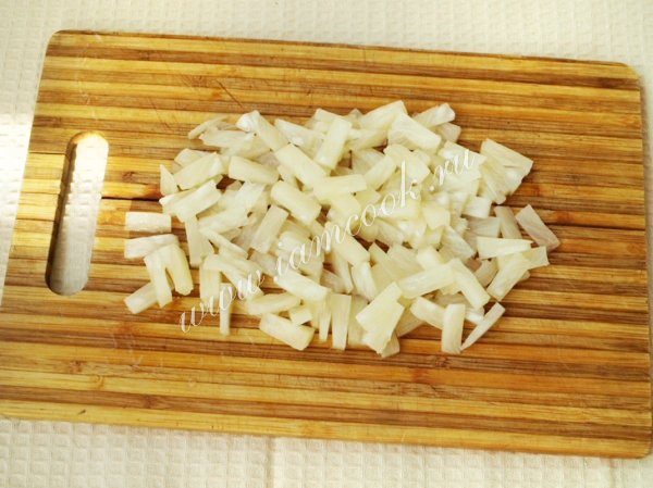 Ананасы порезанные