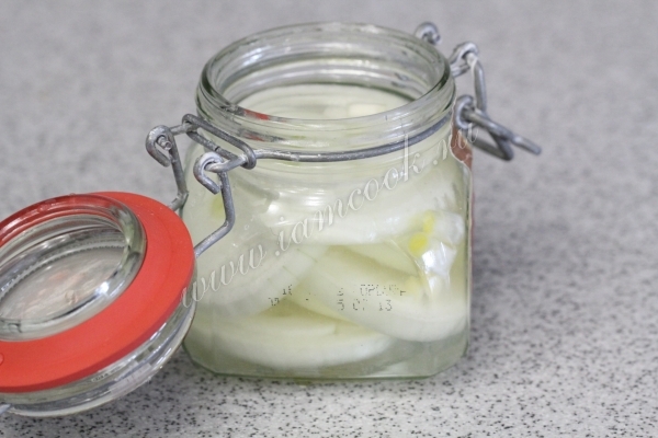 Маринуем лук к мясу