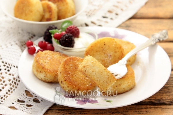 Фото сырников в сухарях