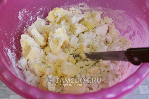 Положить сливочное масло