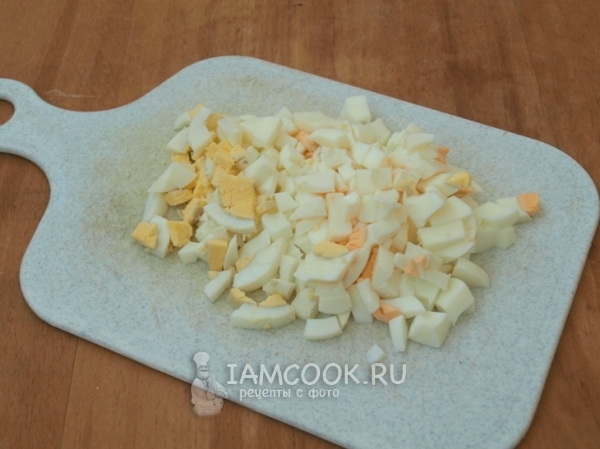 Яйцо порезанное