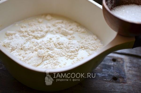 Всыпать муку в молоко