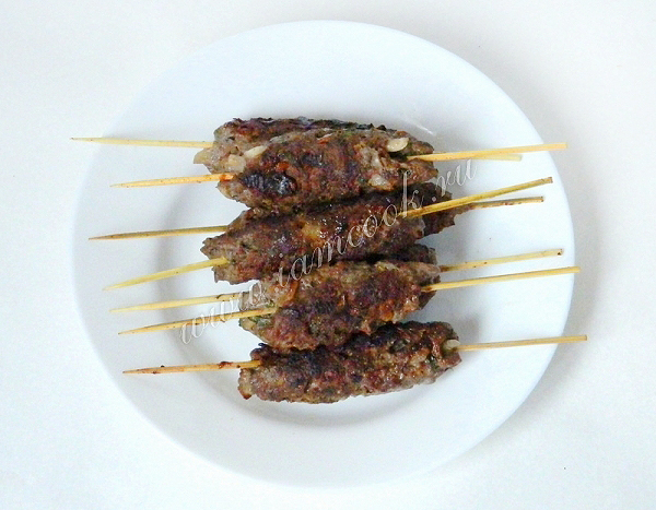 Кебаб на шпажках