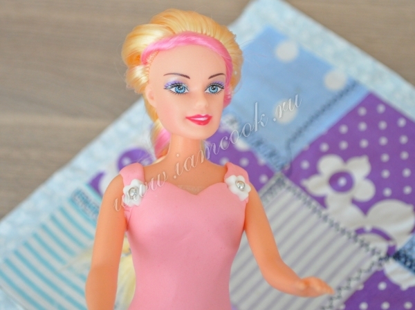 Платье для куклы из мастики