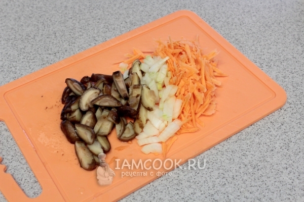 Порезать грибы