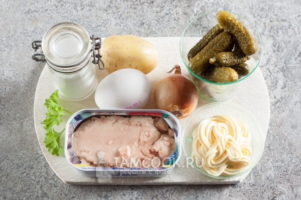 Ингредиенты для классического салата из печени трески