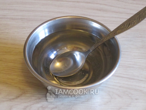 Смешать воду с лимонной кислотой