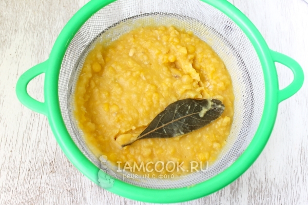 Слить с гороха воду