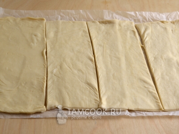 Порезать слоеное тесто