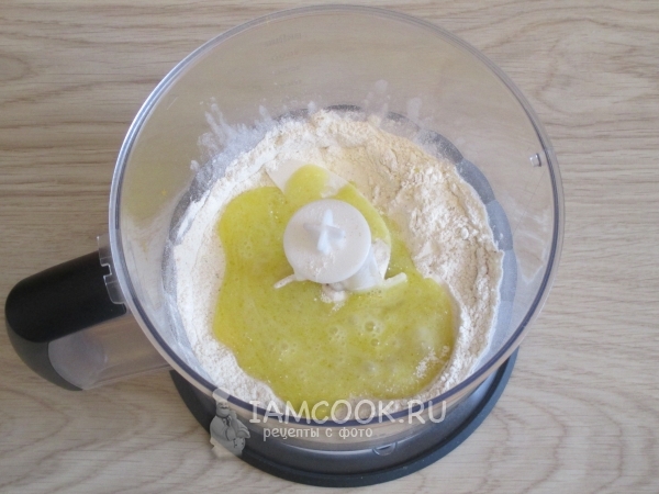 Яйцо с мукой