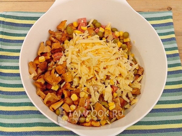 Смешать ингредиенты для начинки