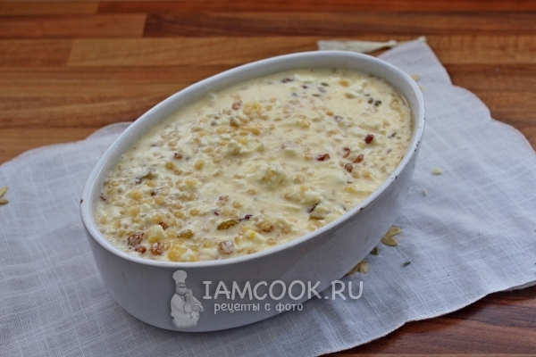 Переложить творожную массу в форму