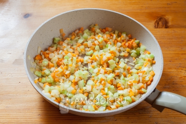 Обжарить овощи