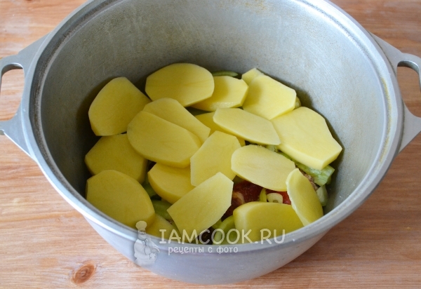 Положить картофель