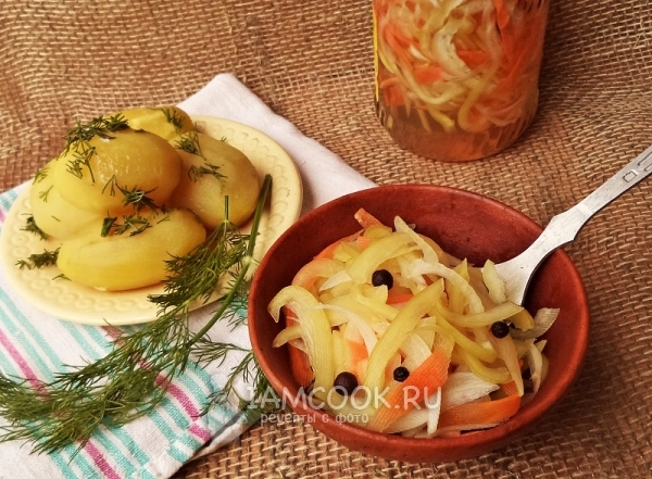 Фото маринованного перца с морковью и луком