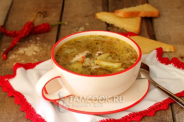 Простой рисовый суп с курицей