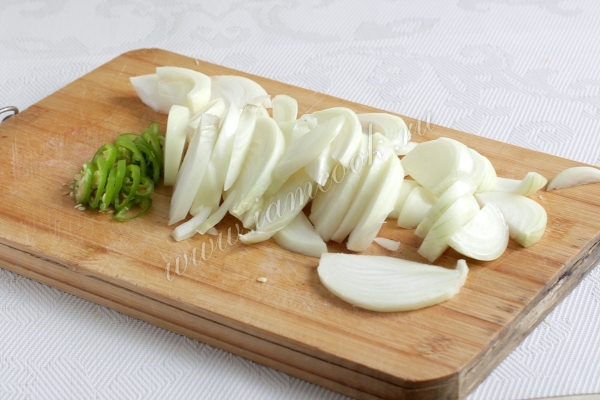 Лук полукольцами