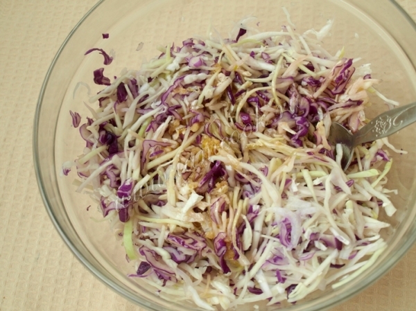 Заправить салат