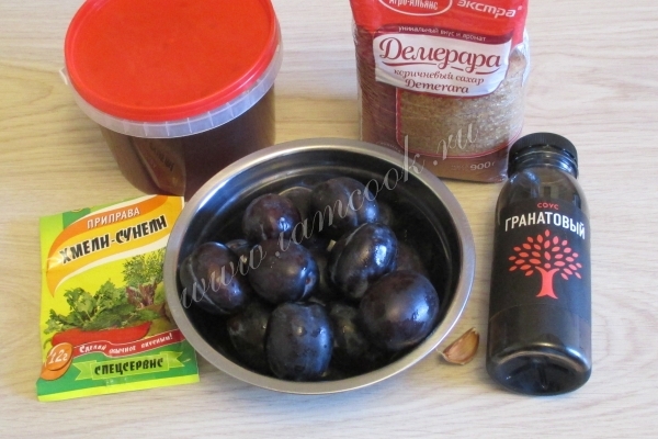 Ингредиенты для сливового соуса Ткемали