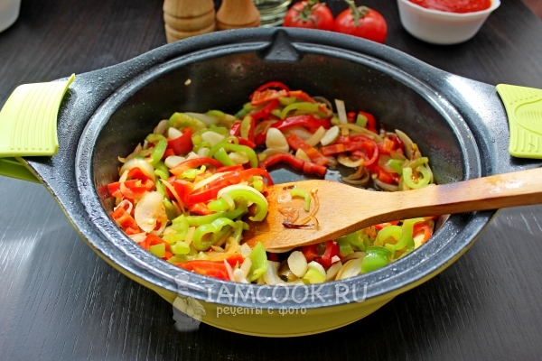 Положить чеснок