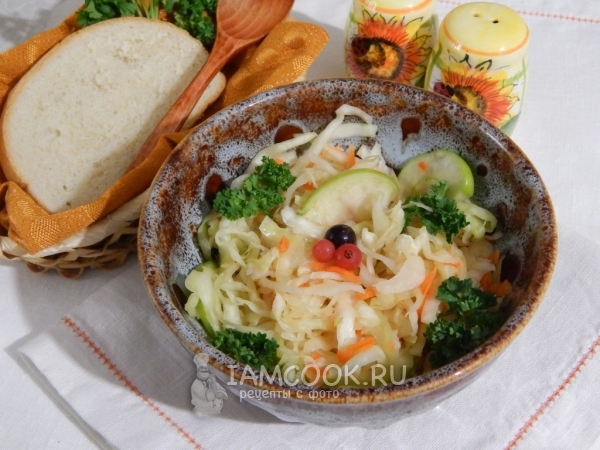 Рецепт квашеной капусты с яблоками