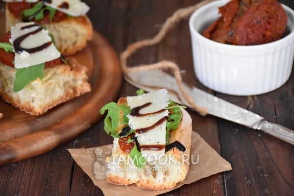 Фото брускетты с вялеными томатами