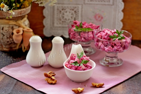 Рецепт салата из свеклы и курицы