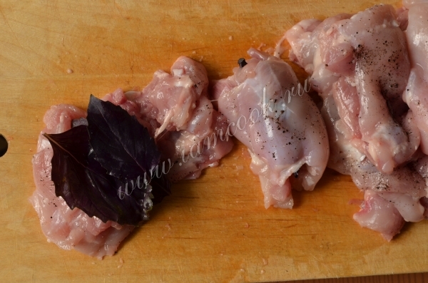 Курица с базиликом