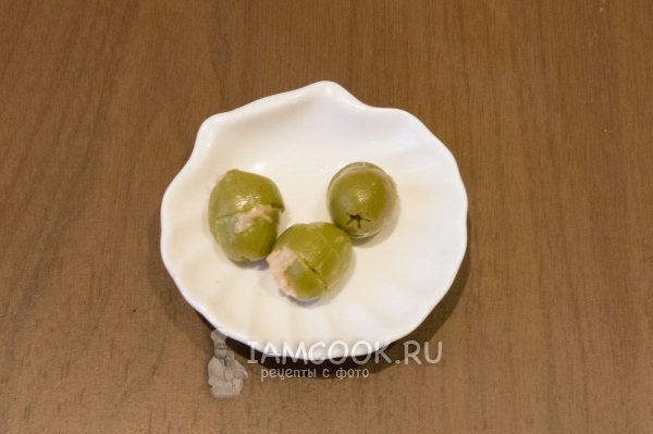 Начиняем оливки