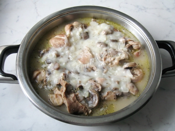 Добавить соус